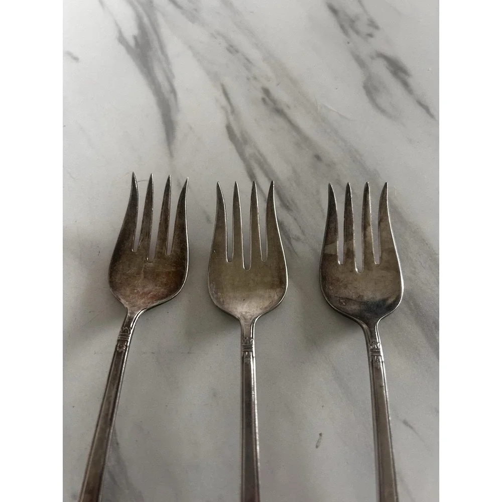 Vintage 1847 Rogers Bros IS First Love Silver Plate Salad Forks Lot of 3 BxA